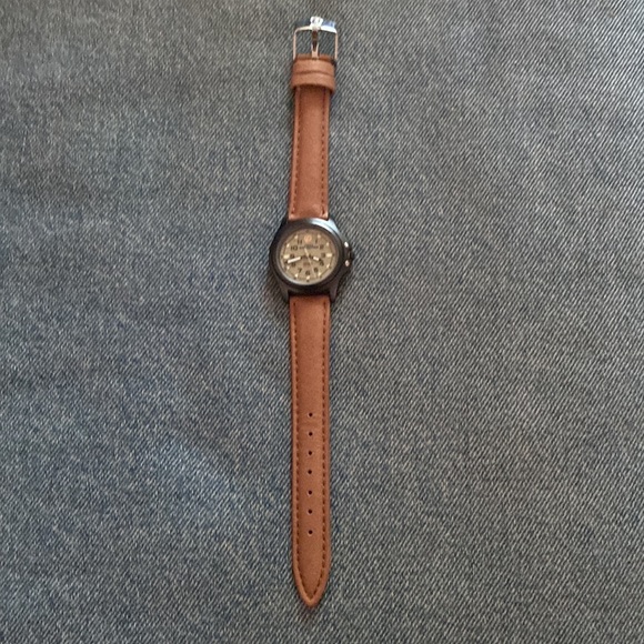 Timex Expedition Indiglo Women’s Watch with New Leather Band & Battery - Picture 2 of 6